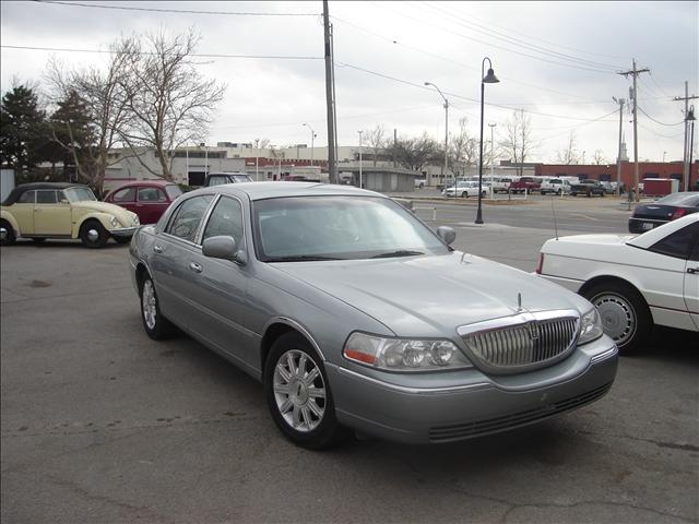 Lincoln Town Car 2006 photo 1