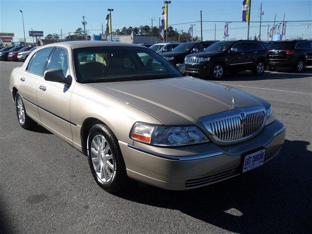 Lincoln Town Car 2006 photo 2