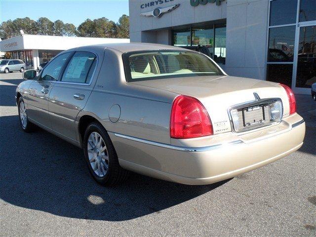 Lincoln Town Car 2006 photo 4