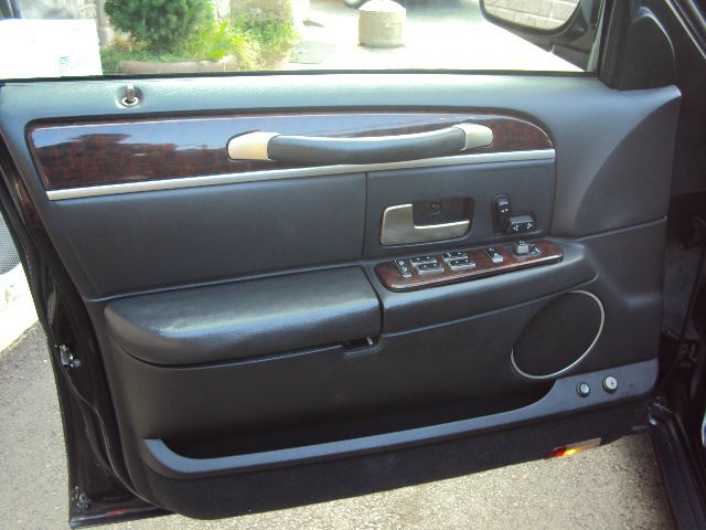 Lincoln Town Car 2007 photo 26