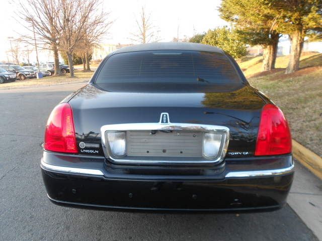 Lincoln Town Car 2007 photo 2