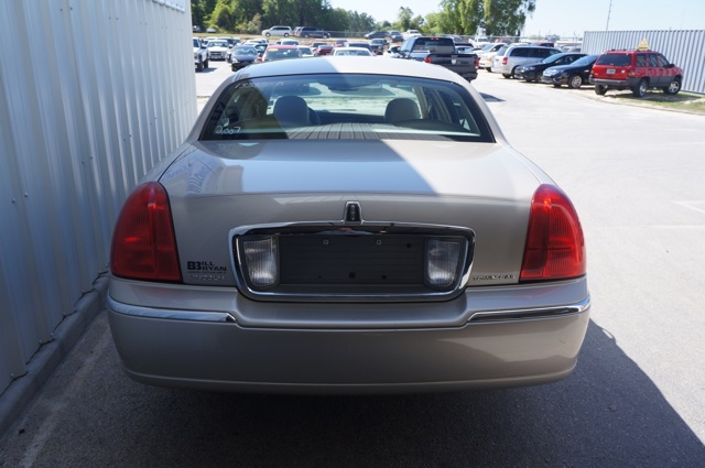 Lincoln Town Car DOWN 4.9 WAC Unspecified