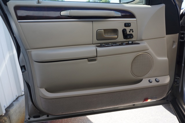 Lincoln Town Car 2007 photo 4