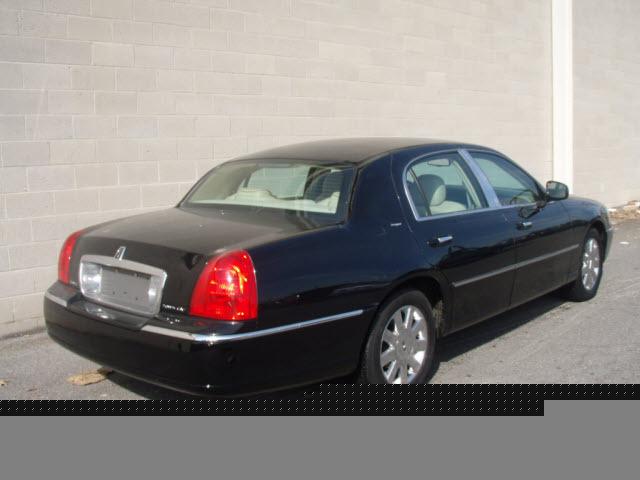 Lincoln Town Car 2007 photo 2