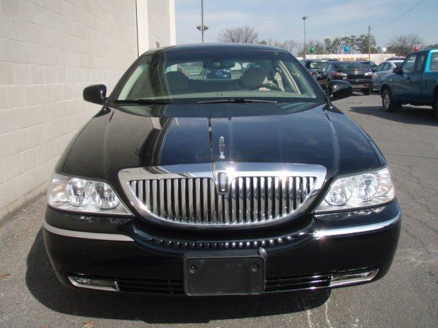 Lincoln Town Car 2007 photo 3