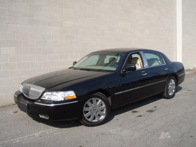 Lincoln Town Car 2007 photo 4