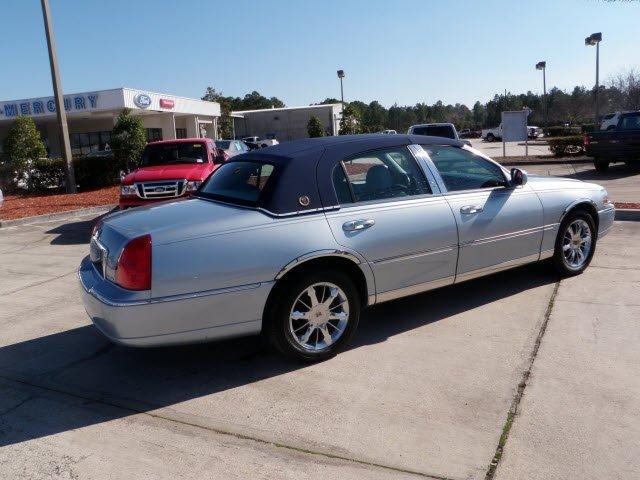 Lincoln Town Car 2007 photo 2