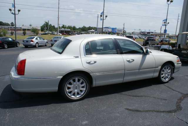 Lincoln Town Car 2007 photo 2