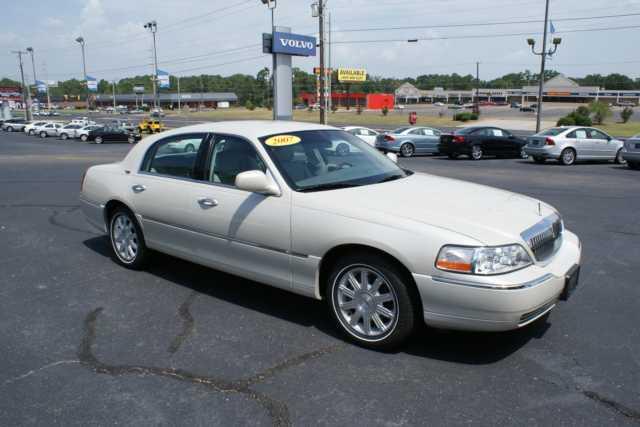 Lincoln Town Car 2007 photo 3