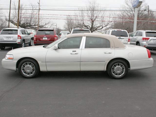 Lincoln Town Car 2007 photo 1