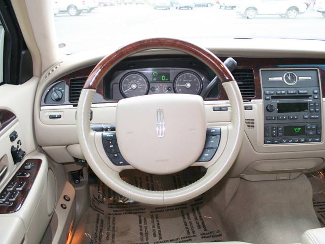 Lincoln Town Car 2007 photo 3