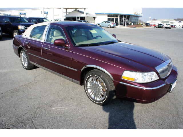 Lincoln Town Car DOWN 4.9 WAC Unspecified