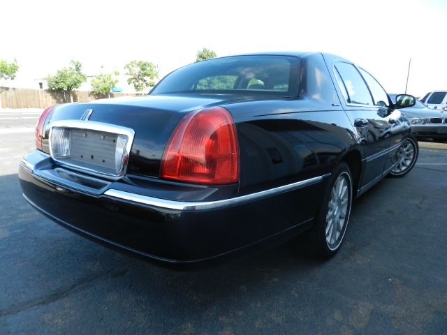 Lincoln Town Car 2007 photo 2