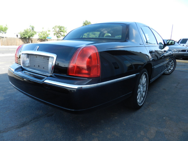 Lincoln Town Car 2007 photo 4