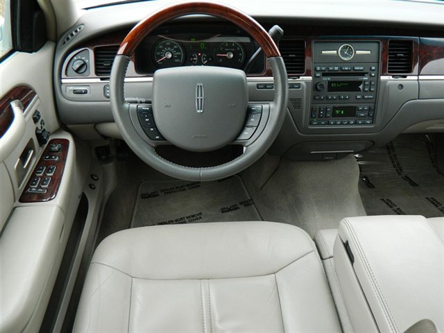 Lincoln Town Car 2007 photo 5