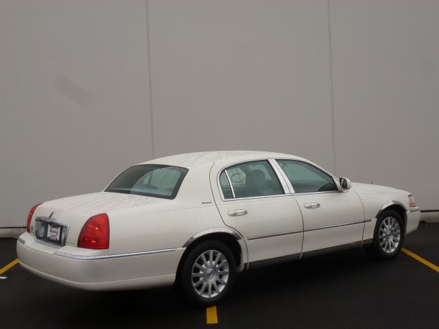 Lincoln Town Car 2007 photo 1