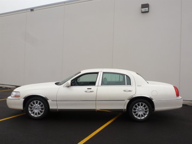 Lincoln Town Car 2007 photo 3