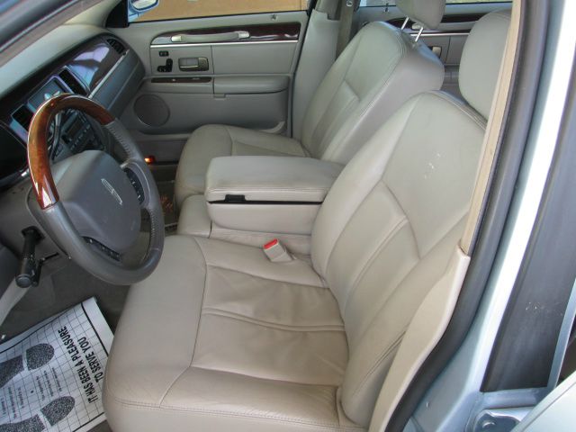 Lincoln Town Car 2007 photo 4