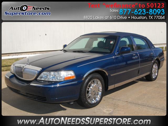 Lincoln Town Car DOWN 4.9 WAC Sedan