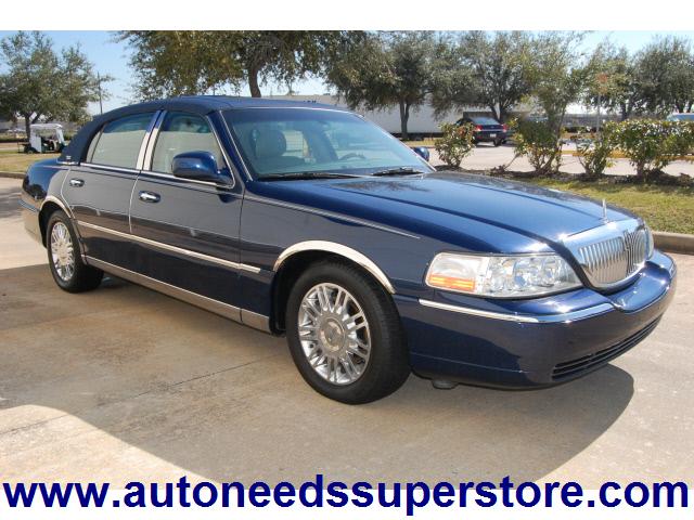 Lincoln Town Car 2007 photo 2