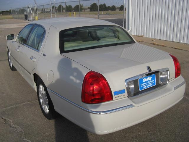 Lincoln Town Car 2007 photo 2