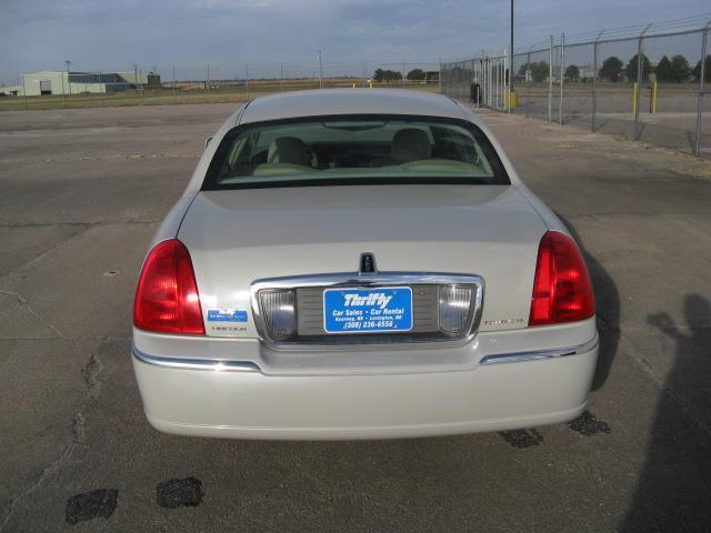 Lincoln Town Car 2007 photo 3