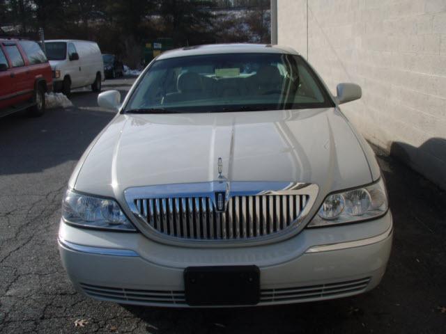 Lincoln Town Car 2007 photo 3