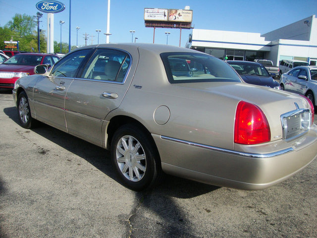 Lincoln Town Car 2007 photo 5