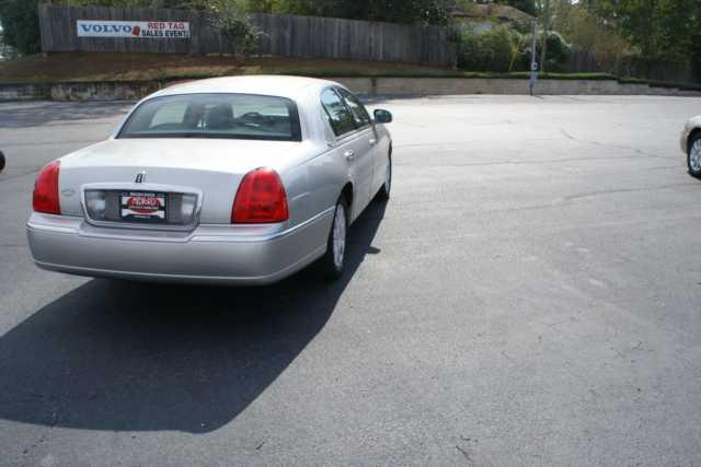 Lincoln Town Car 2007 photo 3