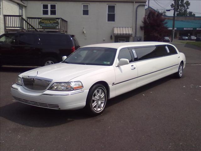 Lincoln Town Car 2008 photo 4