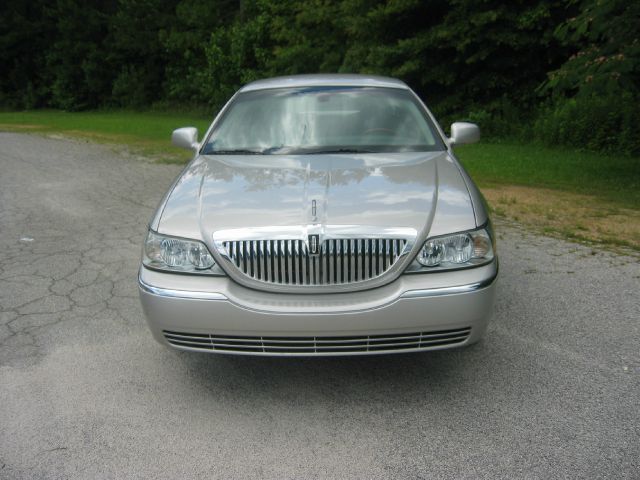 Lincoln Town Car 2008 photo 3