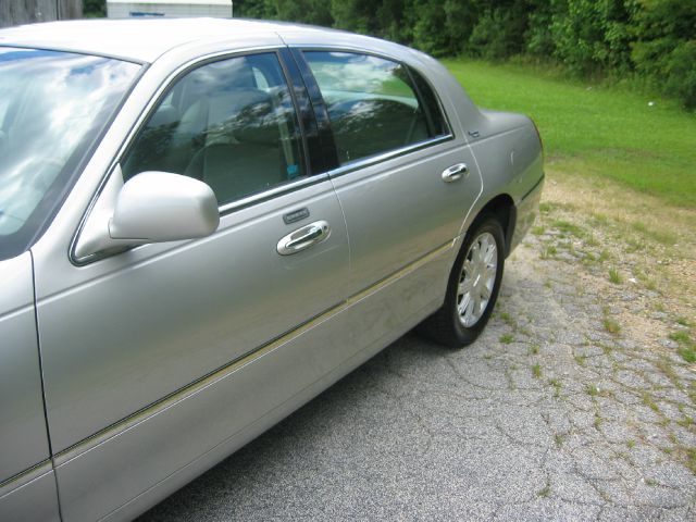 Lincoln Town Car 2008 photo 4