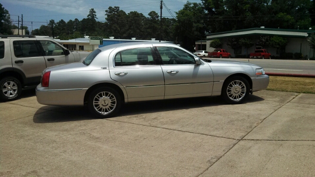 Lincoln Town Car 2009 photo 1