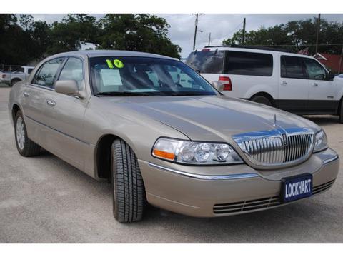 Lincoln Town Car 2010 photo 1