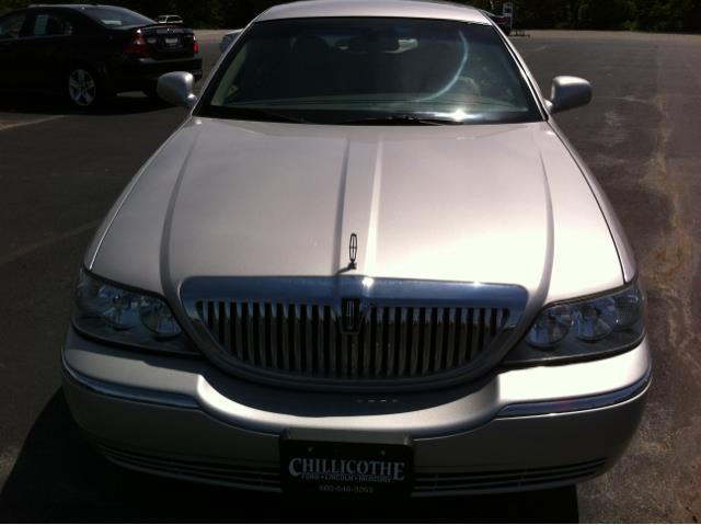 Lincoln Town Car 2010 photo 5