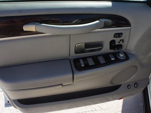 Lincoln Town Car 2010 photo 1