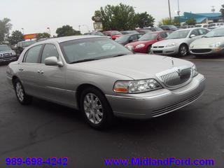 Lincoln Town Car 2010 photo 1