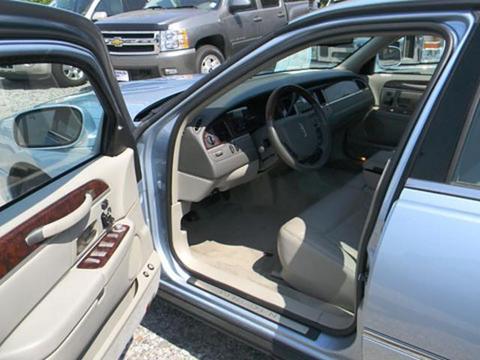 Lincoln Town Car 2010 photo 3