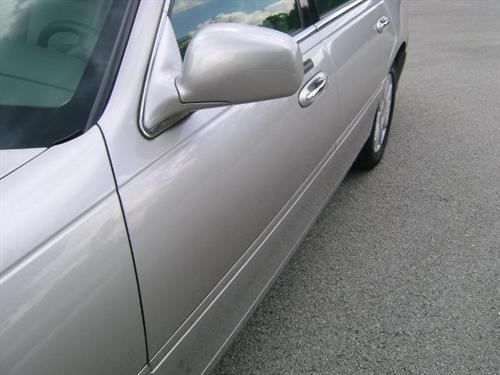 Lincoln Town Car 2010 photo 5