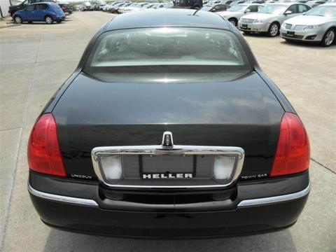 Lincoln Town Car 2010 photo 1