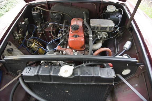 MG MGB 1973 photo 2