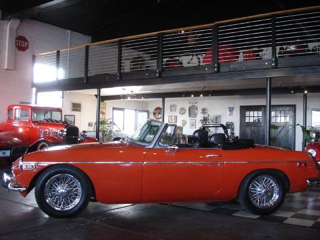 MG MGB 1973 photo 2