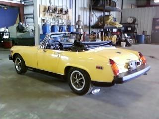 MG MGB 1975 photo 2