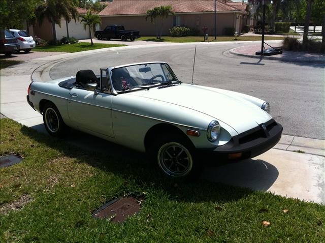 MG MGB 1977 photo 4