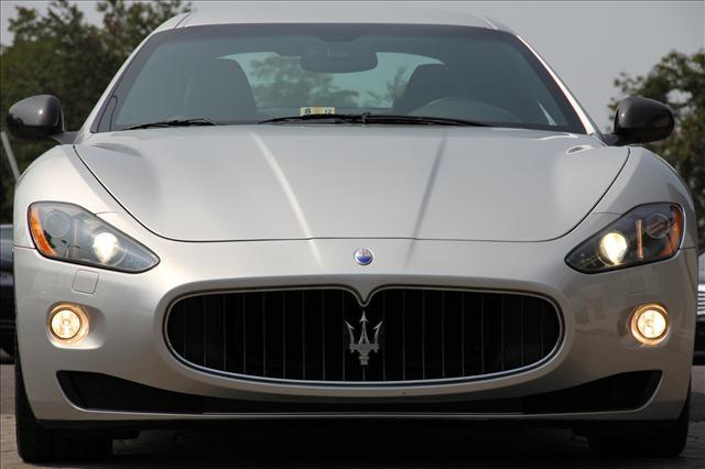 Maserati GranTurismo 2010 photo 3