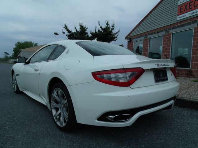 Maserati GranTurismo 2010 photo 13