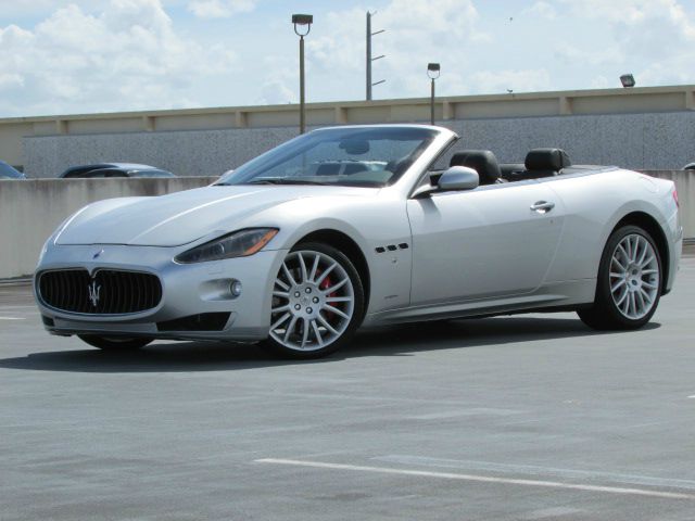 Maserati GranTurismo 2011 photo 2