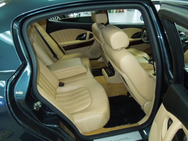 Maserati Quattroporte 2005 photo 21