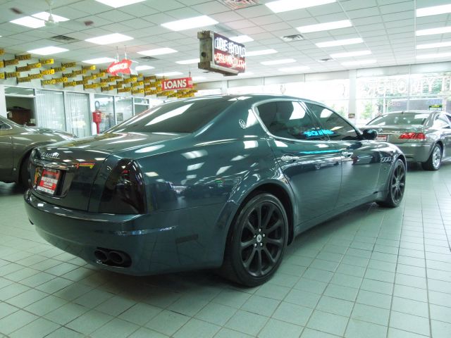 Maserati Quattroporte 2005 photo 23