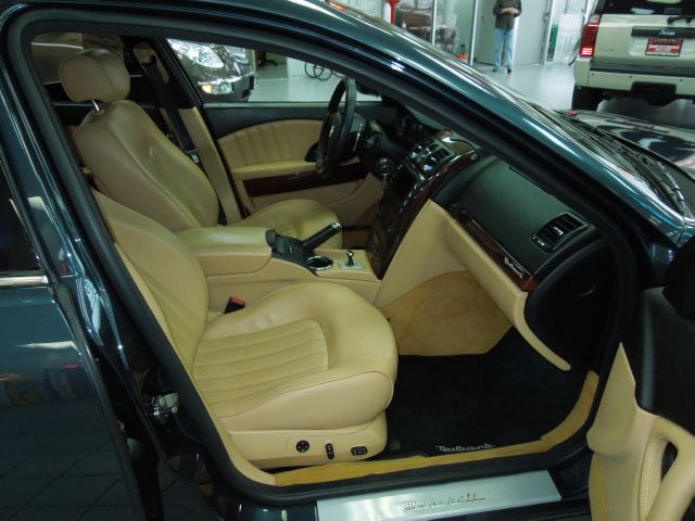 Maserati Quattroporte 2005 photo 28